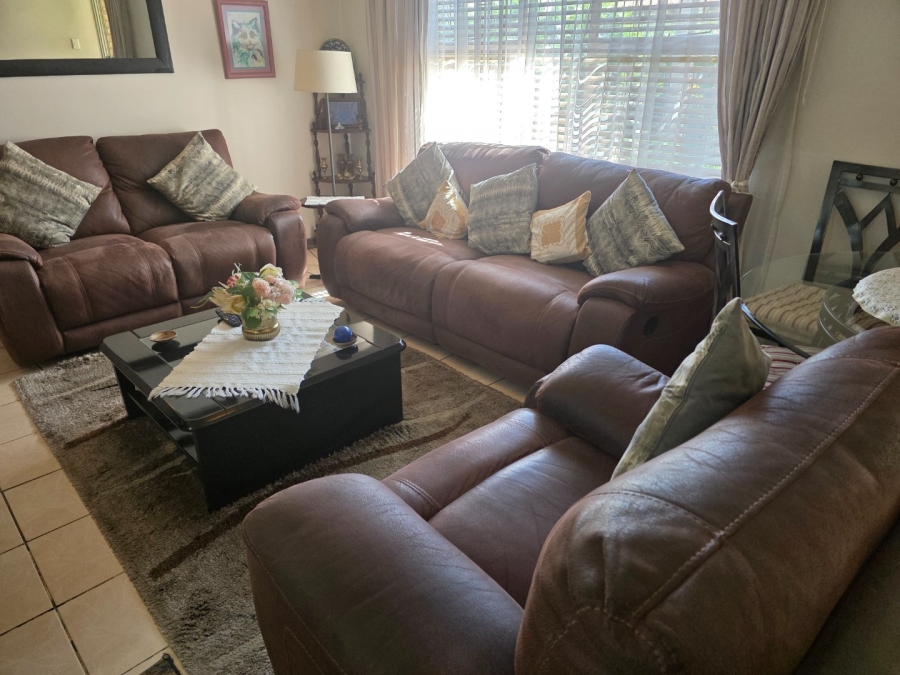 2 Bedroom Property for Sale in Langenhovenpark Free State